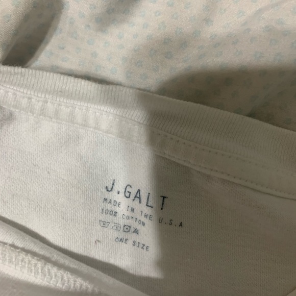 Brandy Melville Butterfy Tee - Picture 2 of 2